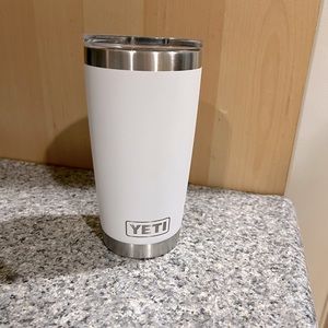 Yeti 20oz rambler tumbler
